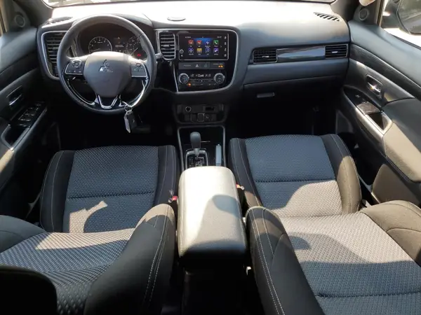 JA4AD3A3XJZ049040 2018 MITSUBISHI OUTLANDER - Image 8