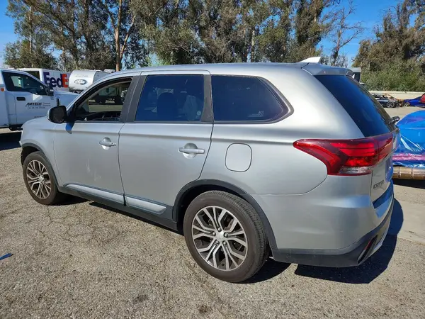 JA4AD3A3XJZ054593 2018 MITSUBISHI OUTLANDER - Image 2
