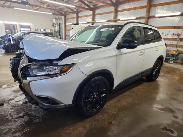 JA4AD3A3XJZ060605 2018 MITSUBISHI OUTLANDER - Image 1