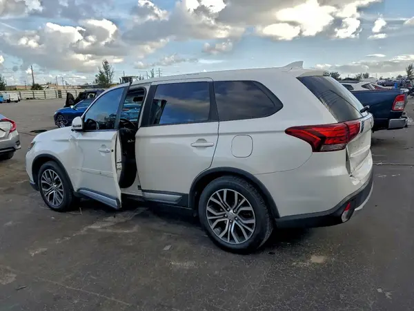 JA4AD3A3XJZ061141 2018 MITSUBISHI OUTLANDER - Image 2