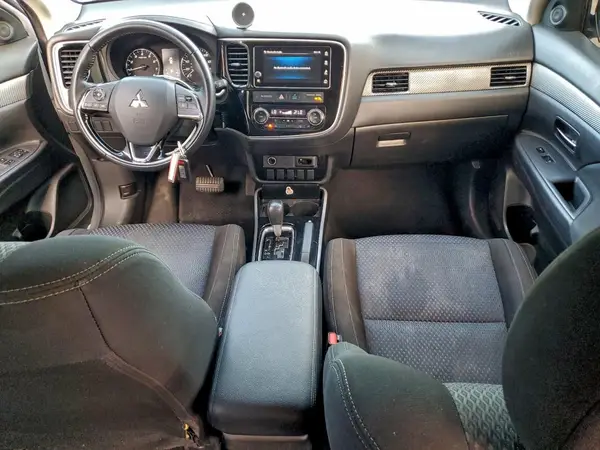 JA4AD3A3XJZ061141 2018 MITSUBISHI OUTLANDER - Image 8