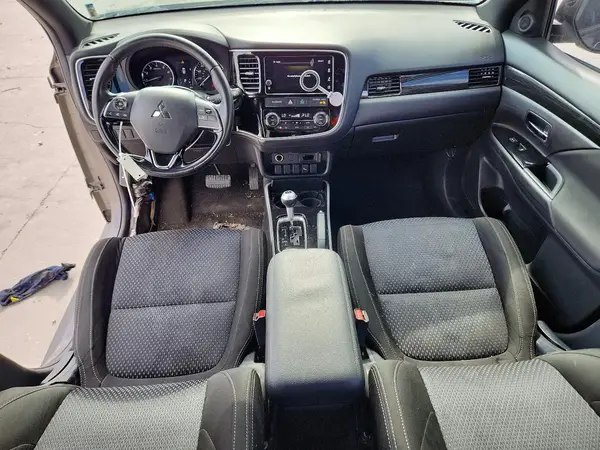 JA4AD3A3XJZ064153 2018 MITSUBISHI OUTLANDER - Image 8