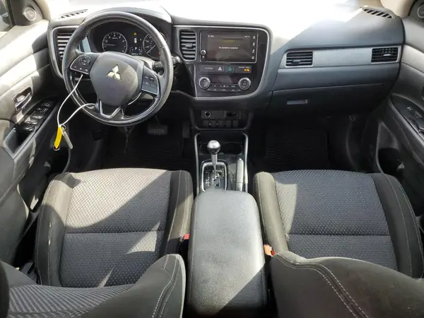JA4AD3A3XJZ064962 2018 MITSUBISHI OUTLANDER - Image 8