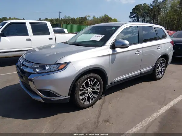 JA4AD3A3XJZ071524 2018 MITSUBISHI OUTLANDER - Image 2