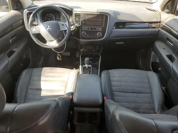JA4AD3A3XKJ000601 2019 MITSUBISHI OUTLANDER - Image 8