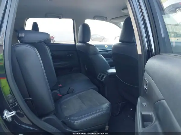 JA4AD3A3XKJ001960 2019 MITSUBISHI OUTLANDER - Image 8