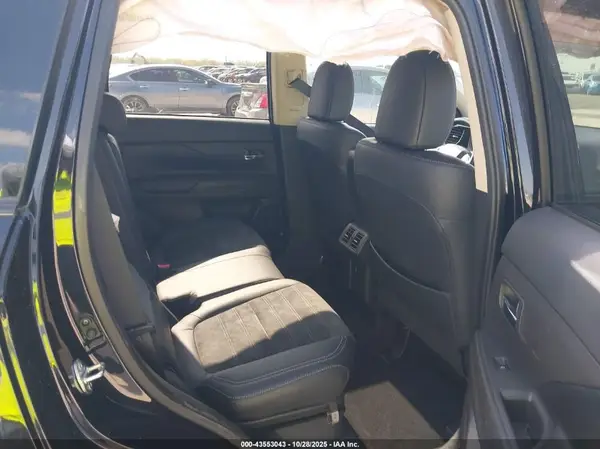 JA4AD3A3XKZ006593 2019 MITSUBISHI OUTLANDER - Image 8