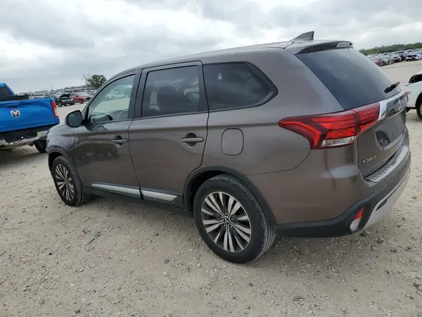 JA4AD3A3XKZ006660 2019 MITSUBISHI OUTLANDER - Image 2