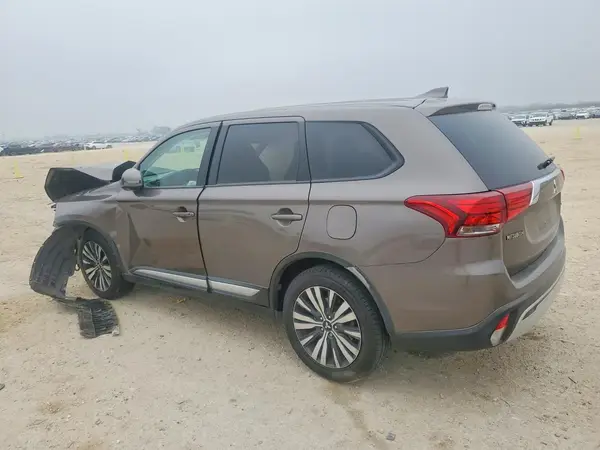 JA4AD3A3XKZ008022 2019 MITSUBISHI OUTLANDER - Image 2
