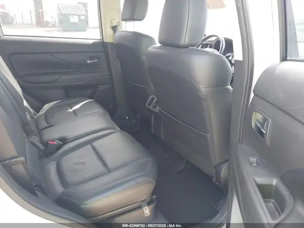 JA4AD3A3XKZ010420 2019 MITSUBISHI OUTLANDER - Image 8