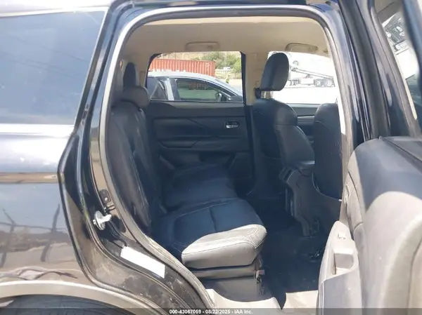 JA4AD3A3XKZ024446 2019 MITSUBISHI OUTLANDER - Image 8