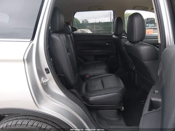 JA4AD3A3XKZ024950 2019 MITSUBISHI OUTLANDER - Image 8
