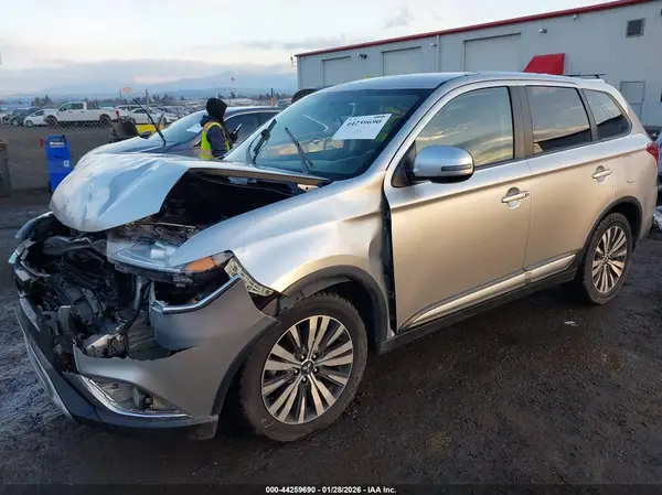 JA4AD3A3XKZ043126 2019 MITSUBISHI OUTLANDER - Image 2
