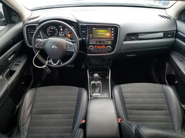 JA4AD3A3XKZ045524 2019 MITSUBISHI OUTLANDER - Image 8