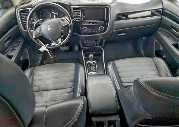 JA4AD3A3XKZ045555 2019 MITSUBISHI OUTLANDER - Image 8