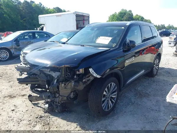 JA4AD3A3XLJ000812 2020 MITSUBISHI OUTLANDER - Image 2