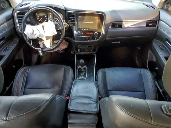 JA4AD3A3XLJ001328 2020 MITSUBISHI OUTLANDER - Image 8