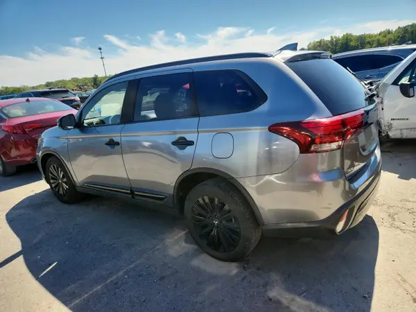 JA4AD3A3XLZ003100 2020 MITSUBISHI OUTLANDER - Image 2