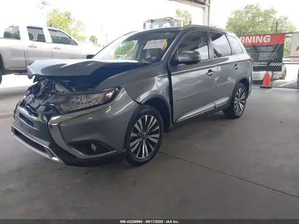 JA4AD3A3XLZ004568 2020 MITSUBISHI OUTLANDER - Image 2