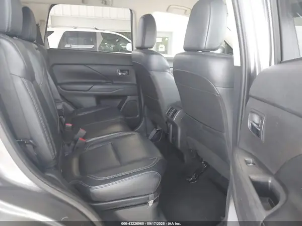 JA4AD3A3XLZ004568 2020 MITSUBISHI OUTLANDER - Image 8