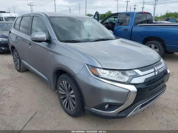 JA4AD3A3XLZ005333 2020 MITSUBISHI OUTLANDER - Image 1