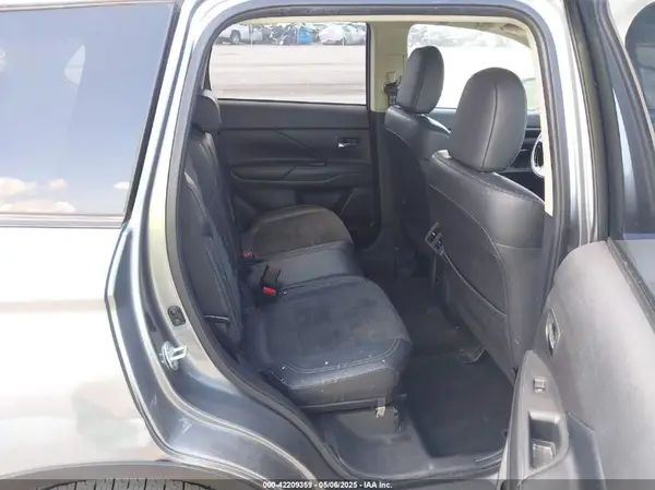 JA4AD3A3XLZ006238 2020 MITSUBISHI OUTLANDER - Image 8