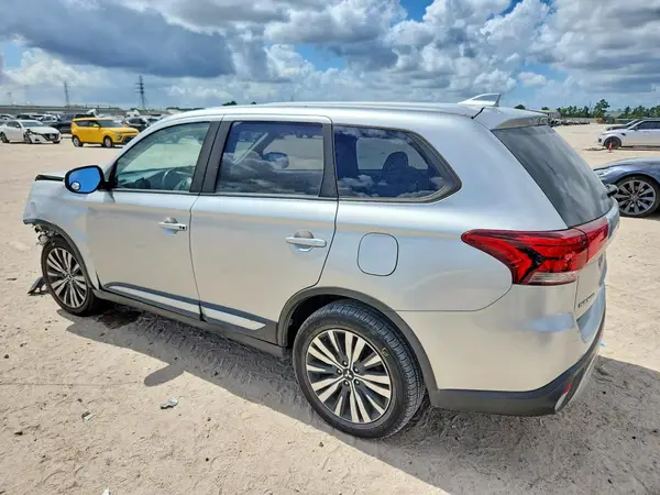 JA4AD3A3XLZ012041 2020 MITSUBISHI OUTLANDER - Image 2