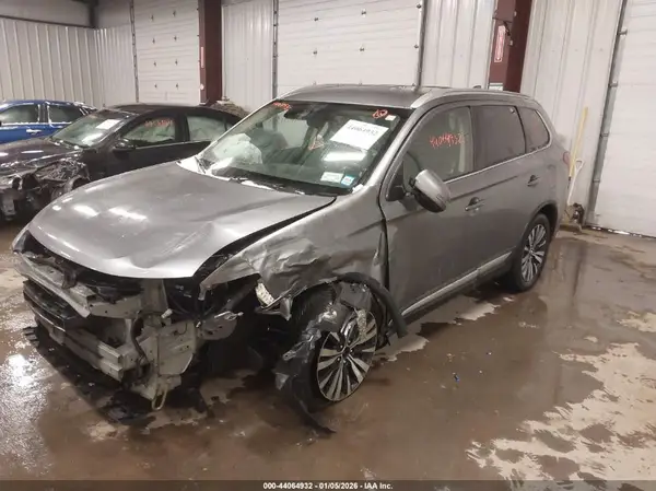 JA4AD3A3XLZ018390 2020 MITSUBISHI OUTLANDER - Image 2