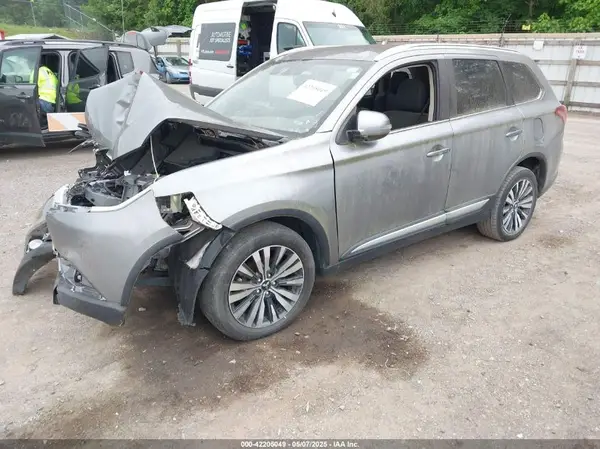 JA4AD3A3XLZ019023 2020 MITSUBISHI OUTLANDER - Image 2