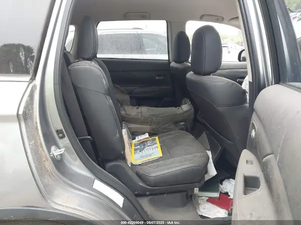 JA4AD3A3XLZ019023 2020 MITSUBISHI OUTLANDER - Image 8