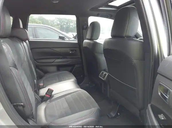 JA4AD3A3XLZ024478 2020 MITSUBISHI OUTLANDER - Image 8