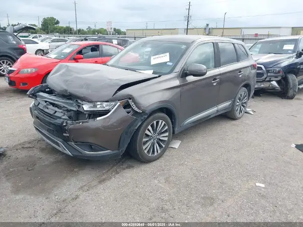 JA4AD3A3XLZ025775 2020 MITSUBISHI OUTLANDER - Image 2