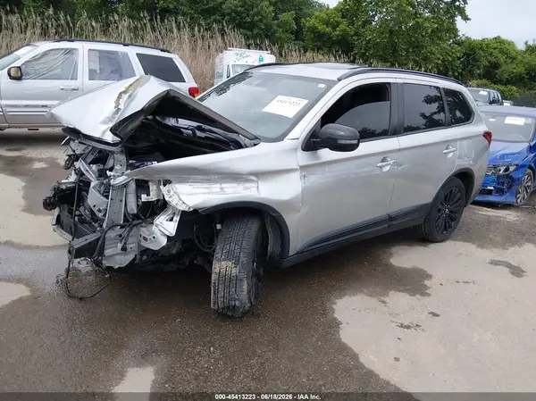 JA4AD3A3XLZ042589 2020 MITSUBISHI OUTLANDER - Image 2