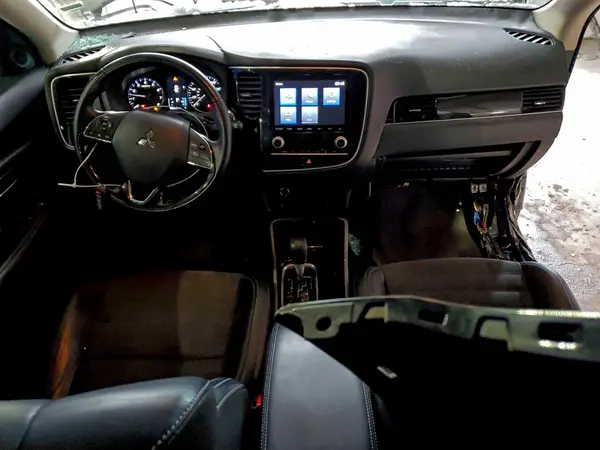 JA4AD3A3XLZ043998 2020 MITSUBISHI OUTLANDER - Image 8