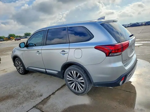 JA4AD3A3XLZ044018 2020 MITSUBISHI OUTLANDER - Image 2