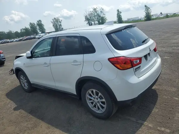 JA4AH3AU1HZ609390 2017 MITSUBISHI OUTLANDER - Image 2