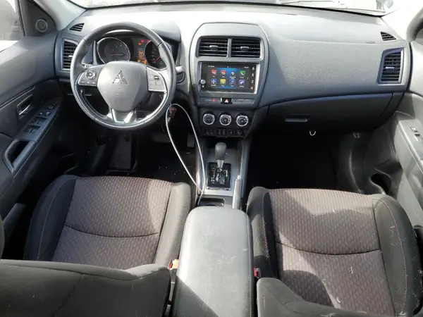 JA4AH3AU7JU601622 2018 MITSUBISHI OUTLANDER - Image 8
