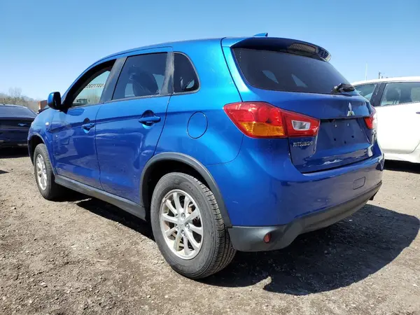 JA4AH3AU8HZ603313 2017 MITSUBISHI OUTLANDER - Image 2