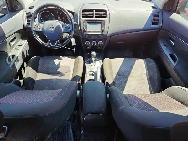 JA4AH3AU8HZ612271 2017 MITSUBISHI OUTLANDER - Image 8