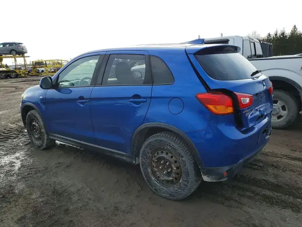 JA4AJ3AU2HZ610651 2017 MITSUBISHI OUTLANDER - Image 2
