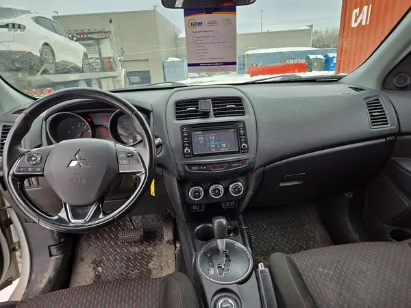 JA4AJ3AU2HZ610701 2017 MITSUBISHI OUTLANDER - Image 8