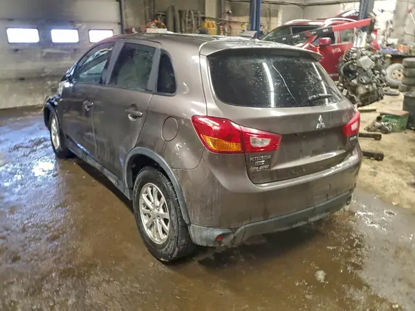 JA4AJ3AU5HZ608103 2017 MITSUBISHI OUTLANDER - Image 2