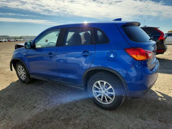 JA4AJ3AU5HZ608618 2017 MITSUBISHI OUTLANDER - Image 2