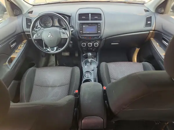 JA4AJ3AU6HZ610572 2017 MITSUBISHI OUTLANDER - Image 8
