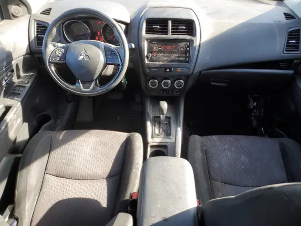 JA4AJ3AU6JU602426 2018 MITSUBISHI OUTLANDER - Image 8