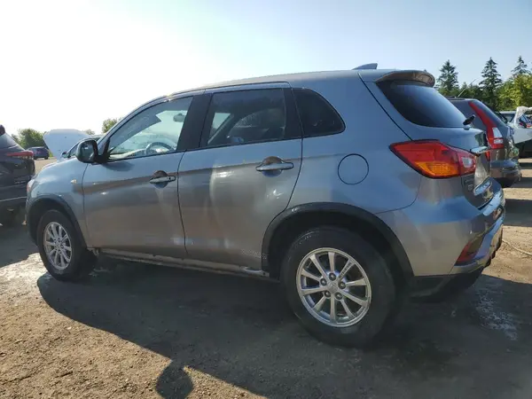 JA4AJ3AU8JU602623 2018 MITSUBISHI OUTLANDER - Image 2