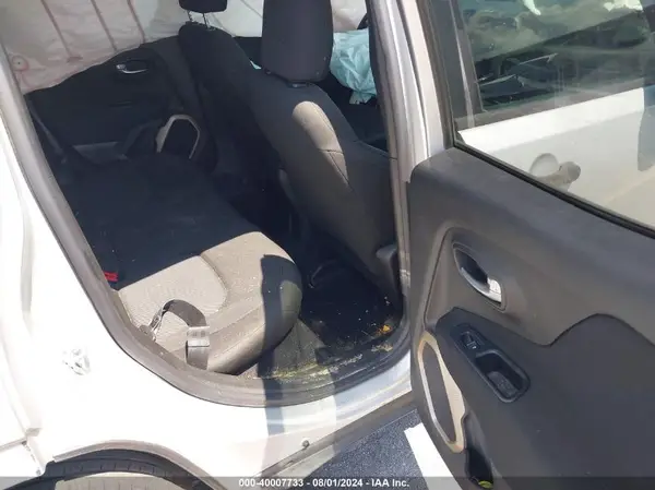 JA4AJUAU8PU604662 2017 JEEP RENEGADE - Image 8