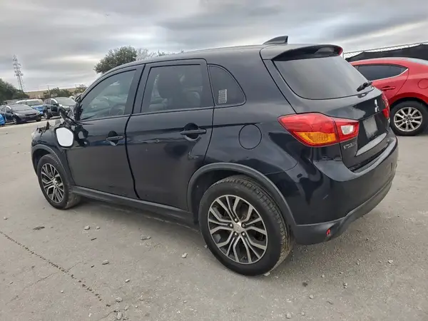 JA4AP3AU0HZ007194 2017 MITSUBISHI OUTLANDER - Image 2