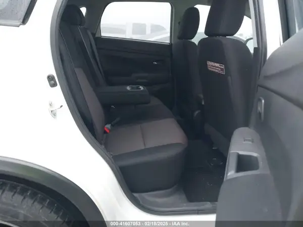 JA4AP3AU0HZ008569 2017 MITSUBISHI OUTLANDER - Image 8