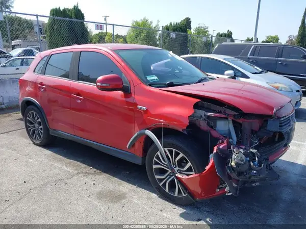 JA4AP3AU0HZ015019 2017 MITSUBISHI OUTLANDER - Image 1